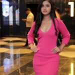 Ritika Shrotri Instagram – तेरी आँखों का भी कुछ हल्का गुलाबी रंग था
ज़ेहन ने मेरे भी अब के दिल को समझाया नहीं
@shrotriritikaofficial 🩷