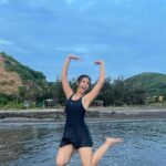 Ritika Shrotri Instagram - Beach please! #beach #sea #photooftheday #sunset