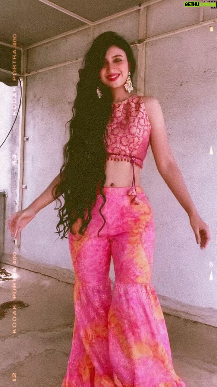 Ritika Shrotri Instagram - Embrace pure luxury with our silk brocade top adorned with dazzling latkans, paired with exquisite Kota bandhani fabric Sharara. 🩷🌸💛 Unbelievable Elegance at just 3800 Rs! Grab this deal now! DM or Book at 📞 +91 98222 43979 📍Heera Moti Complex, Sarang Society, Sahakar Nagar, Pune - 411009 Photography: Ranjan Zingade Make Up: Sheetal Palsande In frame: Ritika Shrotri 🌸 #celebrityfashion #fashion #celebritystyle #celebrity #style #fashionblogger #celebritystylist #instafashion #celebrities #fashionista #bollywoodfashion #bollywood #celebstyle #fashionstyle #celebritynews #beauty #celebritygossip #bollywoodstyle #instagood #actress #ootd #onlineshopping #fashiondesigner #love #trending #beautiful #styleblogger #follow #celebritycrush #dresses Fragrance Designs Boutique