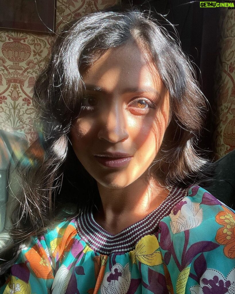 Ritika Shrotri Instagram - Twinkle in the eye ✨ #light #shadows #photooftheday #selfie #twinkle