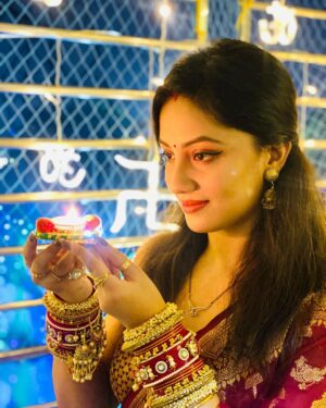 Riya Dey Instagram - 1st Diwali as husband & wife😌🪔
Tons of Diwali wishes to all of you from us..❤️🙏🏻
#swipeleft ⬅️
#happydiwali #light #love #happiness #togetherness #strongertogether #positivevibes #husbandwife #firstdiwali #festival #festivewear #festivevibes #ootn #sunilria🎊👩‍❤️‍👨🎊
