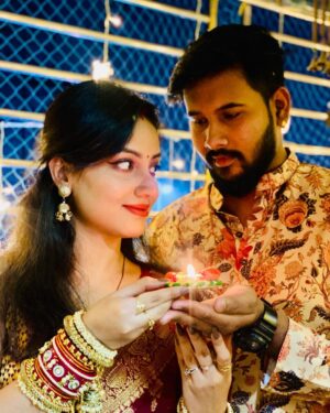 Riya Dey Instagram - 1st Diwali as husband & wife😌🪔
Tons of Diwali wishes to all of you from us..❤️🙏🏻
#swipeleft ⬅️
#happydiwali #light #love #happiness #togetherness #strongertogether #positivevibes #husbandwife #firstdiwali #festival #festivewear #festivevibes #ootn #sunilria🎊👩‍❤️‍👨🎊