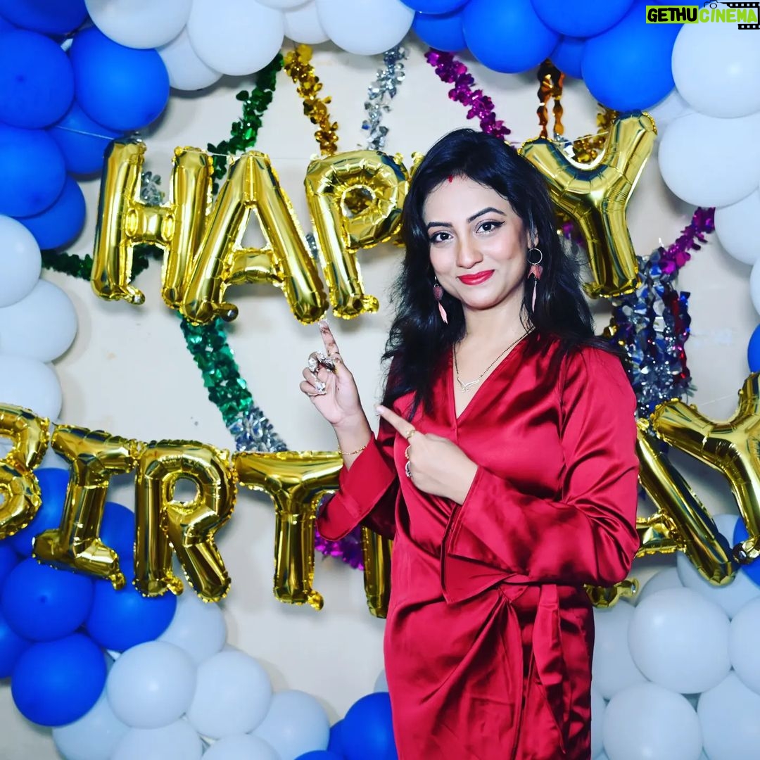 Riya Dey Instagram - Thank you all for ur wishes🍫🥰❤️ . . . . . . . . . . . . Follow👉@riya_dey91 & @riya_dey_official_fc . . . . . #birthday #birthdaycake #celebration #birthdaycake #birthdaywishes #thanku Cuttack, Orissa