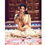 Riya Dey Instagram - ଶୁଭ ଦୀପାବଳି💥🪔 Happy Diwali to everyone..have a safe, noise & pollution free Diwali ❤️🙏🏻 let there be love light & happiness 😍🥰 #instapost #festival #festivewear #happydiwali #staysafe #havefun #enjoy #bestwishes #love #live #laugh #loveyourself #actress #riyadey