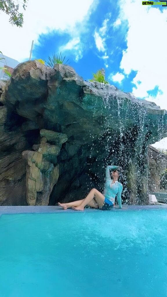 Riya Dey Instagram - जलने वालों आपको थोड़ा और जलाने के लिए 🤭😉😎🤪 #reels #reelsinstagram #reelitfeelit #reelsvideo #reelsindia #reelkarofeelkaro #trendingreels #trending #trendingsongs #viral #viralvideos #viralreels #pool #swimmingpool #sunnyday #feelingood #freshair #phuket #travelphotography #travelmode #trip #greenery #move #love #live #laugh #loveyourself #actress #riyadey Phuket