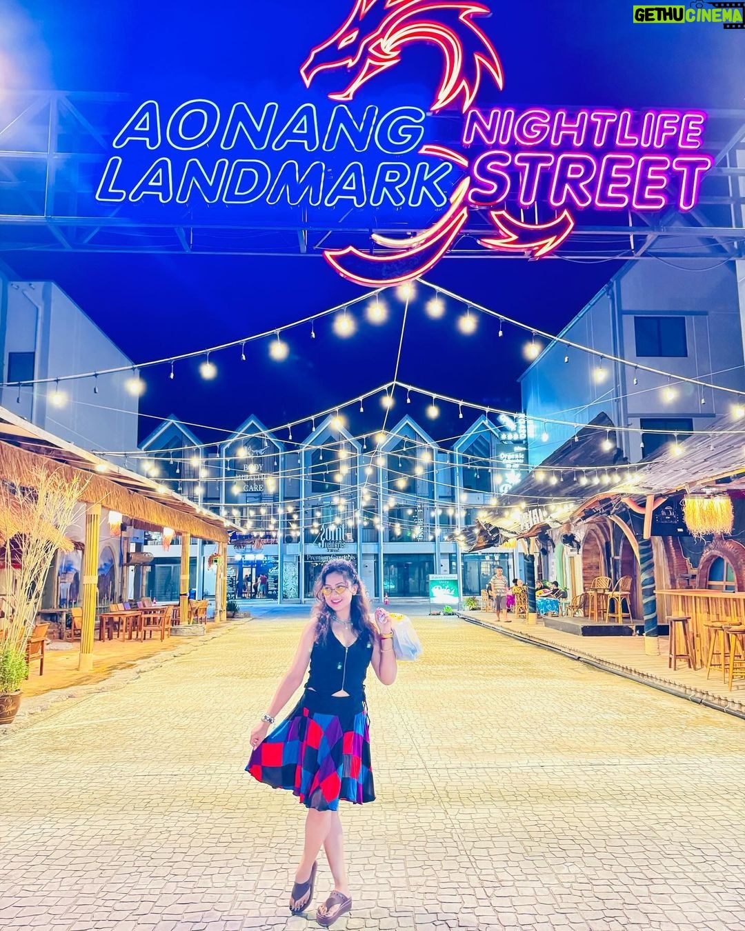 Riya Dey Instagram - New normal π«Άπ»π«°π»βπ» #swipeleft β¬
οΈ #vacation #vacationmode #travel #krabi #ootn #thailand #trip #travelphotography #travelmode #loveisintheair #ootn #love #live #laugh #actress #riyadey Ao Nang Night Market Krabi