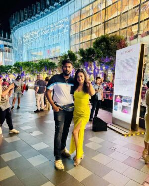 Riya Dey Instagram - Day 1 at Bangkok ❤️
Clicked📷 by my beautiful lady @barnalidey968 😘
#swipeleft ⬅️
#1stanniversary #marriageanniversary #annyversarytrip #bangkok #thailand #trip #travelphotography #travelmode #couplegoals #loveisintheair #ootn #love #live #laugh #sunilria🎊👩‍❤️‍👨🎊