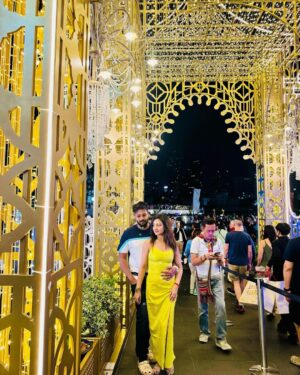 Riya Dey Instagram - Day 1 at Bangkok ❤️
Clicked📷 by my beautiful lady @barnalidey968 😘
#swipeleft ⬅️
#1stanniversary #marriageanniversary #annyversarytrip #bangkok #thailand #trip #travelphotography #travelmode #couplegoals #loveisintheair #ootn #love #live #laugh #sunilria🎊👩‍❤️‍👨🎊