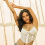 Riyaa Subodh Instagram - #mood 🤍 📸 @iam_kunalverma . . . . #ootd #instagood #instafashion #instamood #happyme #natural #trendalert #modellife #indianmodel #indiangirls #brownskingirls #thankyougod