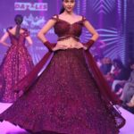 Riyaa Subodh Instagram - Walked for @dazzles_studio In @mysorefashionweek @jayanthiballal Show director @parimalmehhta @blanckanvasmedia Styled by @bharatg18 Clicked by @anujmalkanphotography . . . #runway #runwaymodel #indian #indianmodel #happyme #thankyougod #indianmodel #weddingdress #sundayvibes #fashionmodel #fashionshow