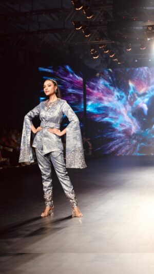 Riyaa Subodh Instagram - KAFTANIZE presents IDDHAA.

Get ready to be mesmerized as Kaftanize’s coordinated outfit graces the Bombay Times Fashion Week runway with a perfect balance of sophistication and contemporary appeal.

@bombaytimes
@timesfashionweek 

@shilpakaftanize 
@rahulkaftanize 

📸 @mithilfashionstudio 

#getkaftanized #fashionweek #bombaytimes #timesoffashionweek #fashiondesigner #newdesign #exclusive #precouture #2023