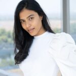 Riyaa Subodh Instagram - No makeup day. 🤍 . . . . . #nomakeup #natural #candid #ilovemyself #morningvibes #realme #riyality #modellife #indianmodel #happyme #thankyougod #ilovemyjob #theriyasubodh #naturalbeauty #tuesdayvibes #whiteshirt #peace