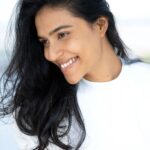 Riyaa Subodh Instagram - 🤍 . . . . . . . . #nomakeup #natural #candid #ilovemyself #morningvibes #realme #riyality #modellife #indianmodel #happyme #thankyougod #ilovemyjob #theriyasubodh #naturalbeauty #fridayvibes #flashbackfriday