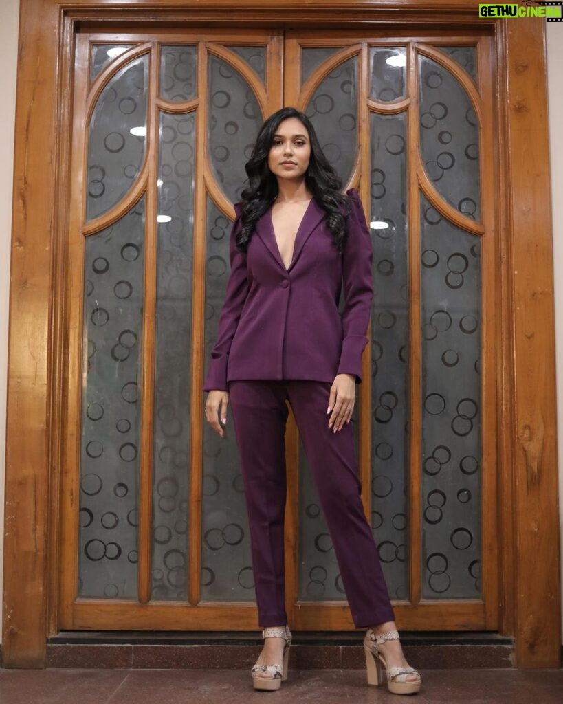 Riyaa Subodh Instagram - When in doubt, I wear purple. 💜 😉 Surendranagar’s top model 2022. Organised by @9_coloursevent_official @shyam_9colours Outfit by @beauelifestyle Makeover by @the_beautytown Photography by @rd_fashionphotography @nk_photography_24 Managed by @tapanstyle Nail art by @daisynailstudio . . #event #jury #purple #happyme #modellife #gujju #beautypageant #award #gujarat #ilovemyjob #thankyougod