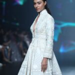 Riyaa Subodh Instagram - For @streaxprofessional X @samantchauhan @bombaytimes @bombaytimes Show director @lokeshsharmaofficial Backstage @jamaimajames Clicked by @mohit_essence Managed by @zellarinternational . . #runwaymodel #runway #brownskingirls #brownskin #indianmodel #theriyasubodh #modellife #trending #bombaytimesfashionweek #bombay #thankyougod #fashionweek