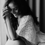 Riyaa Subodh Instagram - A fine actor. You can see that in how she ‘holds’ a pose. We recently did an episode together and decided to follow it up later with a few stills as well. The first from a series of photographs with Riya. #bnw #bnwphotography #instaportrait #bnwportrait #modelshoot #actorslife #jiocinema #riyasubodh #naturallightphotography #nikonportraits #nikonz7ii #nikonindia