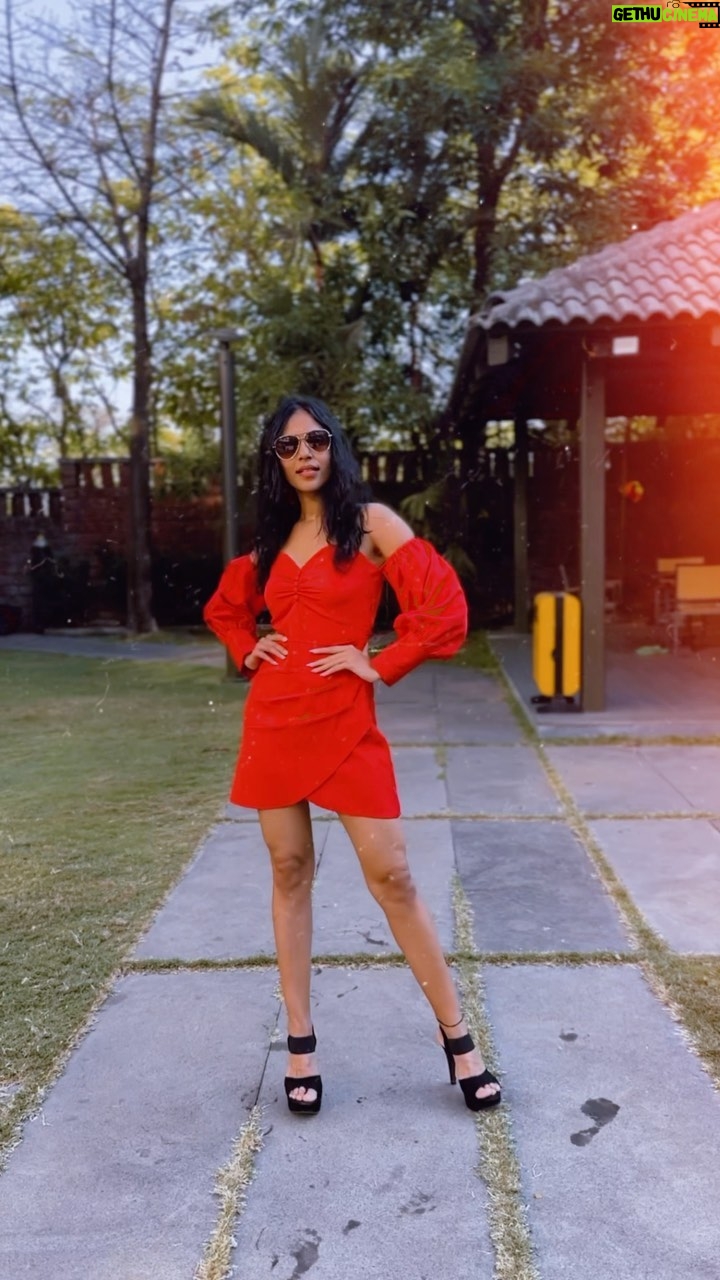 Riyaa Subodh Instagram - Walking in @pershoppe 🫶🏼 . . . . #reelitfeelit #reelkarofeelkaro #reelsinstagram #reel #reelsinstagram #trendingreels #trending #modellife #instagood #instafashion
