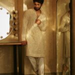 Rohit Suresh Saraf Instagram – #Meghank Haldi♥️

Outfit- @sawangandhiofficial
Footwear-  @needledust @abhinavmishra_ 

@kadamajay @saloniparekh__ @jaineeebheda @imtiaz_makeup @styled_by_tanik