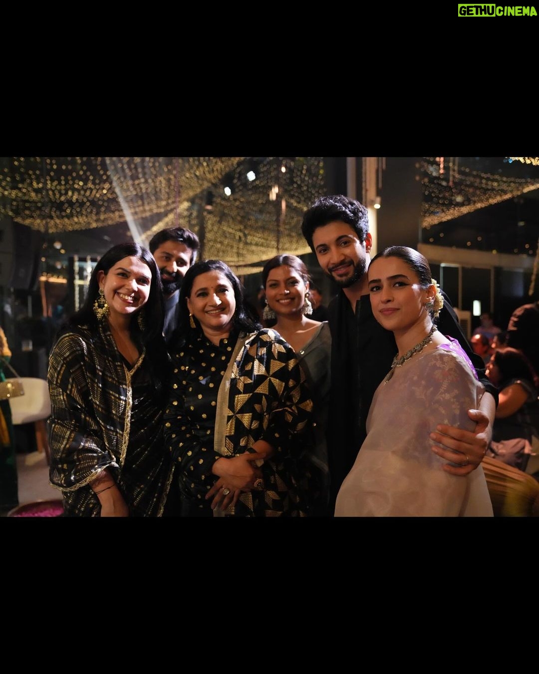 Rohit Suresh Saraf Instagram - This was a couple weeks ago when I had the honour of listening to @sethkavita ji live, somebody I’ve always highly admired. I truly believe that music has been my most important friend in the past decade since I’ve lived away from home, and attending this special show made me feel right at home. So thank you, @ibtida_ek_mehfil_ for having me and for making this night so memorable for me. So grateful! Ps. The highlight of the night for me was that I got to share my box of Yogi Kanthika with Kavita Ji 🥹🙈 (Hope this is enough for my friends to stop mocking me for being obsessed with it.) Wearing my most fav @tisastudio ♥️