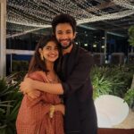Rohit Suresh Saraf Instagram - This was a couple weeks ago when I had the honour of listening to @sethkavita ji live, somebody I’ve always highly admired. I truly believe that music has been my most important friend in the past decade since I’ve lived away from home, and attending this special show made me feel right at home. So thank you, @ibtida_ek_mehfil_ for having me and for making this night so memorable for me. So grateful! Ps. The highlight of the night for me was that I got to share my box of Yogi Kanthika with Kavita Ji 🥹🙈 (Hope this is enough for my friends to stop mocking me for being obsessed with it.) Wearing my most fav @tisastudio ♥️