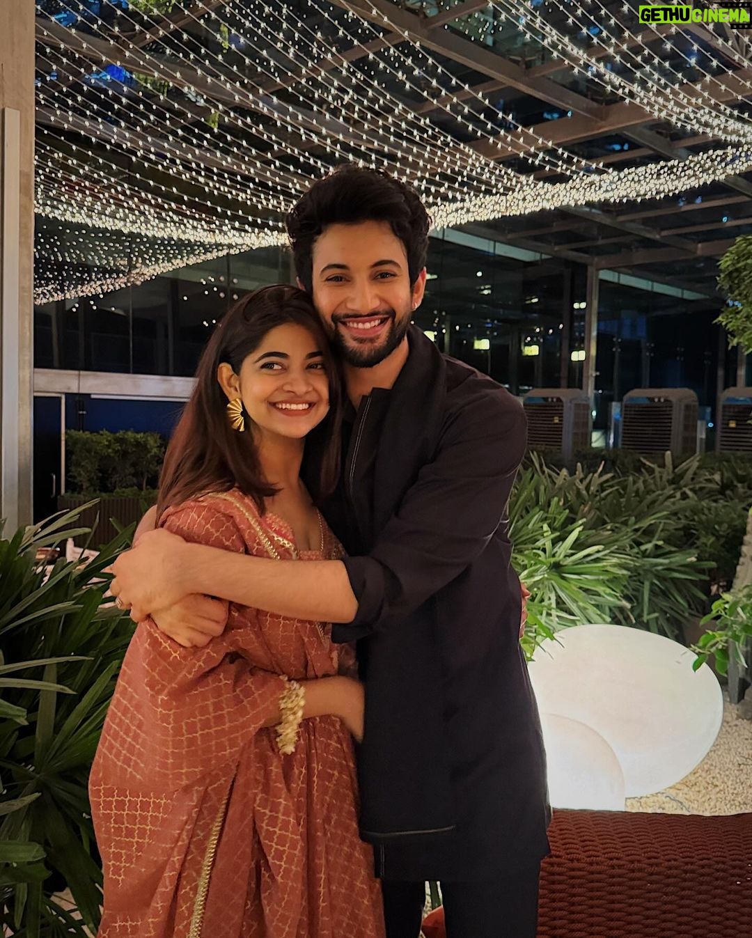 Rohit Suresh Saraf Instagram - This was a couple weeks ago when I had the honour of listening to @sethkavita ji live, somebody I’ve always highly admired. I truly believe that music has been my most important friend in the past decade since I’ve lived away from home, and attending this special show made me feel right at home. So thank you, @ibtida_ek_mehfil_ for having me and for making this night so memorable for me. So grateful! Ps. The highlight of the night for me was that I got to share my box of Yogi Kanthika with Kavita Ji 🥹🙈 (Hope this is enough for my friends to stop mocking me for being obsessed with it.) Wearing my most fav @tisastudio ♥️