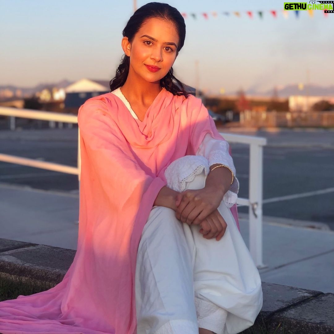 Roopi Gill Instagram - Sohniyan Shakla Ta Aksar Hi Jag Te Disdian Ne Sohniyan Seerta Da Koi Virla Hai Adhikari 🌸