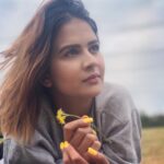 Roopi Gill Instagram - A little yellow won’t hurt 🌻
