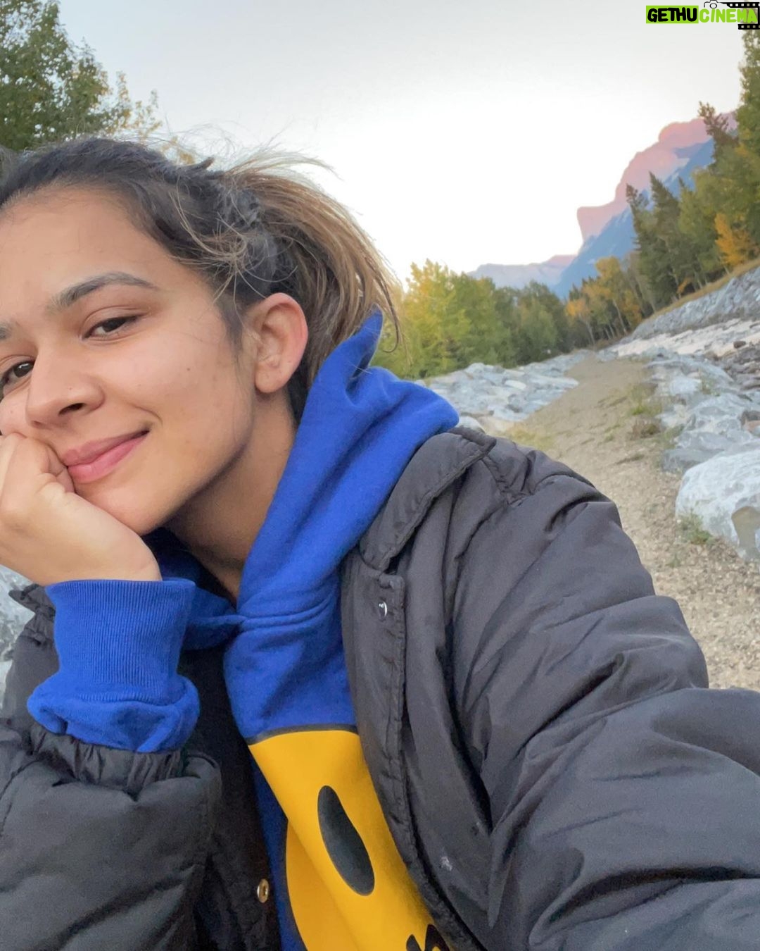 Roopi Gill Instagram - Asked the 🏔 for a picture 🤍
