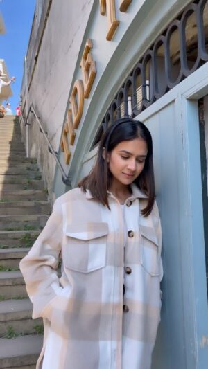 Roopi Gill Instagram - Please accept the awkwardness🤷🏽‍♀️☺️