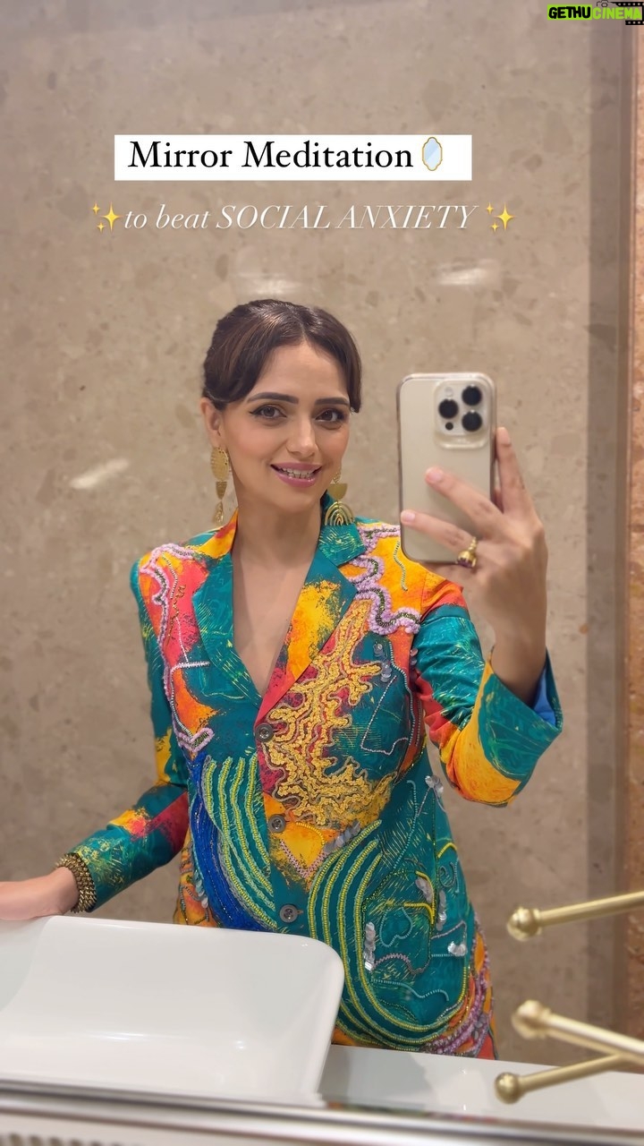 Roshni Chopra Instagram - Save and say these with me ? ❤️🪞Words are Power & I’m just learning how to use them. Have you ever walked into a party and felt that empty feeling inside - these intentions really helped me last week when I was on the verge of a festive BURNOUT #wordsarepowerful ❤️🧿 Im@wearing @advait_in Positivity intentions affirmations motivation law of attraction manifest