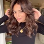 Roshni Chopra Instagram - Did we like the makeover ? Butterfly 🦋 bangs 💇🏻‍♀️ with a side of salty Caramel highlights- thank you @kantamotwani @kromakaysalon #haircut #hair #highlights #haircolor #brownhair #hairmakeover