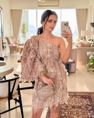 Roshni Chopra Instagram - Top 10 most loved fashion moments on the Gram in 2023 ❤️🤳 pick a fav? 
Tagging all the incredible designers I’ve had a chance to work with this year .. thank you for making my fashion dreams come to life ✨✨