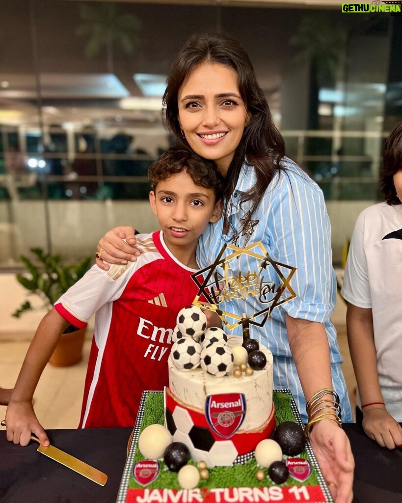 Roshni Chopra Instagram - 11 years ago I was given the best birthday gift from the universe 🎈🎂- born a day apart , Jaivir and I are more similar that I’d like to admit - thank you for choosing me , thank you for teaching me and thank you showing me what unconditional love feels like ❤️🤗 happy birthday Jaivir .. you make me proud everyday xx #scorpioseason #momlife