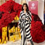 Roshni Chopra Instagram - ‘What a Wow’ night 💥❤️ the opening of @jioworldplaza changes the landscape of luxury retail in India , it’s a BIG moment and I’m so happy to be a part and witness to it 😍 thank you @_iiishmagish for a magical night & for bringing the best of Indian and international fashion under one roof 🫶 Wearing @reik.studio Make up @aafreenmakeupandhair #jioworldplaza