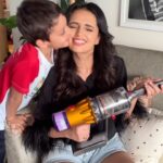Roshni Chopra Instagram - 🏡#Rohome Diwali Cleaning has started in full swing - we took the DysonV12S detect slim Submarine for a test drive and I’m blown away by the new #WetandDry feature!! A GREAT investment for any home 🫶 @dyson_india #dysonindia #dysonv12 gifted