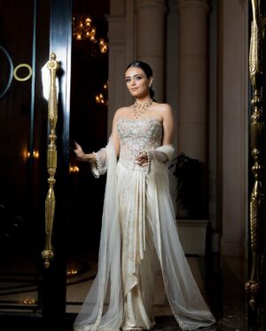 Roshni Chopra Instagram - Top 10 most loved fashion moments on the Gram in 2023 ❤️🤳 pick a fav? 
Tagging all the incredible designers I’ve had a chance to work with this year .. thank you for making my fashion dreams come to life ✨✨
