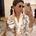 Roshni Chopra Instagram – The perfect day doesn’t exi…. (Happiness finds you when you’re least expecting it )❤️
Bangkok is best discovered through the streets (preferably on the bike taxi as the traffic is 🤦🏻♀️)
Wearing @atbw.shop & @tanandloom
#loveforlocal