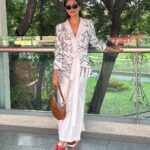 Roshni Chopra Instagram – The perfect day doesn’t exi…. (Happiness finds you when you’re least expecting it )❤️
Bangkok is best discovered through the streets (preferably on the bike taxi as the traffic is 🤦🏻♀️)
Wearing @atbw.shop & @tanandloom
#loveforlocal