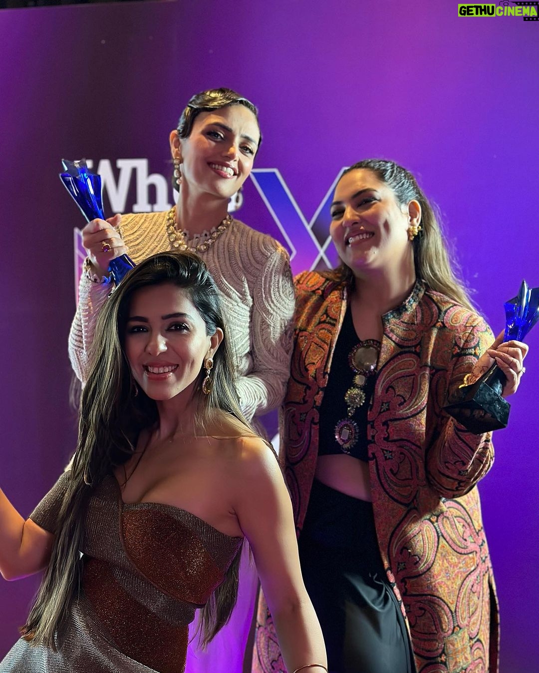 Roshni Chopra Instagram - WE WON!! πβ€οΈ tbh the real prize is the smile on my parents faces π€π₯° thank you @ndtv @whosthat360 for the recognition- itβs means the world to me ! Best celebrity turned creator π thank you instafam you motivate me more than you know !