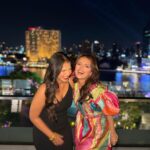 Roshni Chopra Instagram - Ending 2023 with a BANG(kok!) Adventure 💥😍❤️ thank you @siampremiumoutletsbangkok for having us - I can’t wait to hit the shops with these cuties @tarini_shah @nikimehra @gurleendahelay @simranbawa570 #SiamPremiumOutletsBangkok #OutletBangkok #OutletThailand #TheFirstPremiumOutletInThailand Bangkok, Thailand