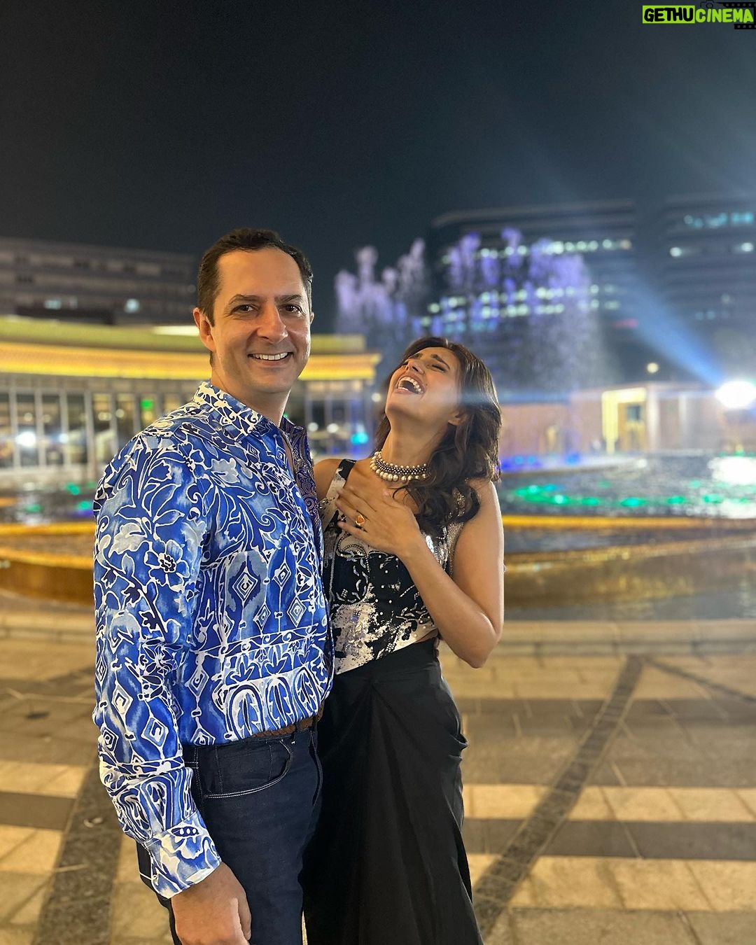 Roshni Chopra Instagram - 17 years and lifetimes to go , happy anniversary @sidakumar thank you for always making me laugh ❤️🧿 ♾️