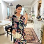 Roshni Chopra Instagram - ✨Festive roundup✨- pick a fav 1-10? Look 1 - @pinkcitybysarika Look 2 - @sajedalehry Look 3 - @inej.in Look 4 - @svacouture Look 5 - @osaabyadarsh Look 6 - @sobariko Look 7 - @nadiyapaar Look 8 - @1999adofficial Look 9 - @kalista.official Look 10 - @tussah_siddhishah Indian designers #weddingseason #lehenga #sari #suit #indianwear