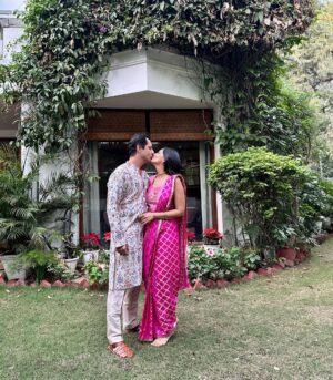 Roshni Chopra Instagram - Holding on tight to the people who light me up 💡✨❤️- Diwali at home hits different 🪔 wishing you all a prosperous year ahead .. #happydiwali

Thanks @paracouture for the matching Kurtas for the boys 💕