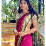 Roshni Prakash Instagram - ಮೈಸೂರು ಸೀರೆಯಲ್ಲಿ ಮೈಸೂರು ಹುಡುಗಿ 🌺