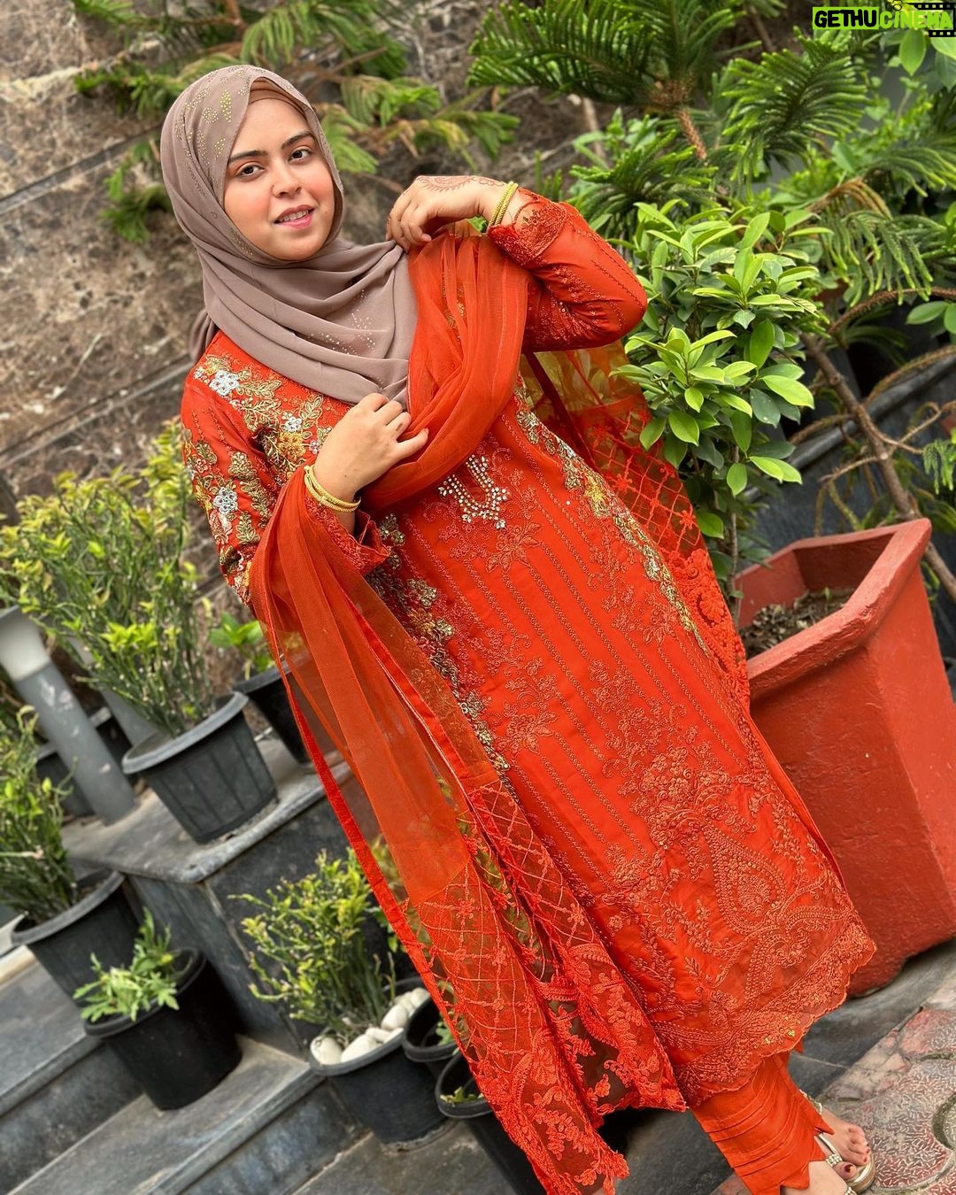 Saba Ibrahim Instagram - beautiful outfit from @ranafashionindia ❤️ ▫️Book from website ▫️www.alranafashion.com ▫️cash on delivery availavle. ▫️ use Coupon code *Ramdaan200* for 200₹ off Go for paid orders and save extra charges for cod . . #sabaibrahim #sabakajahaan #sabakhalid❤️