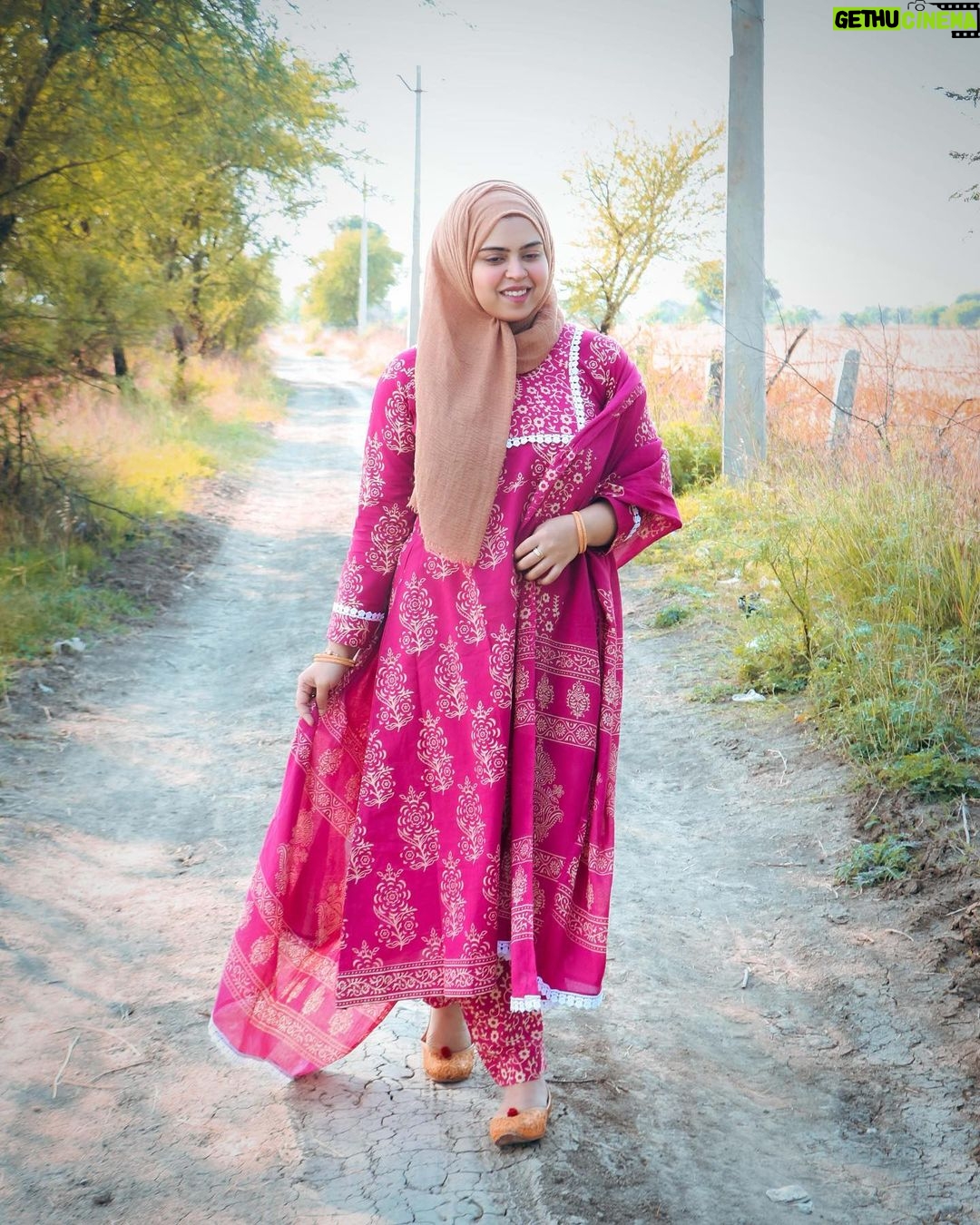 Saba Ibrahim Instagram - Beautiful and comfy outfit For Ramadan 🌸 . . Thank you @ak.batiq_by_sheeba . . #sabaibrahim#sabakajahaan#ramadan2023#Alhamdulillahforeverything
