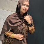Saba Ibrahim Instagram - Yeh tum jo mera haal puchhte ho.. Bada hi mushkil sawal puchhte ho.. . . Hijab from - @hijabessence 🧕🏽 . . . #sabaibrahim#sabakajahaan