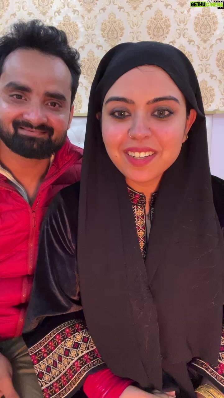 Saba Ibrahim Instagram - Sorry jinke msgs skip ho gaye.. In sha Allah jaldi aayenge phir se live ❤️ . . Thanku pyar ke liye 🤗