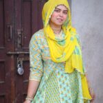 Saba Ibrahim Instagram - Outfit from - @lawn_suits_by_r_creation . . . #sabaibrahim#sabakajahaan#sabakhalid#khalidniaz