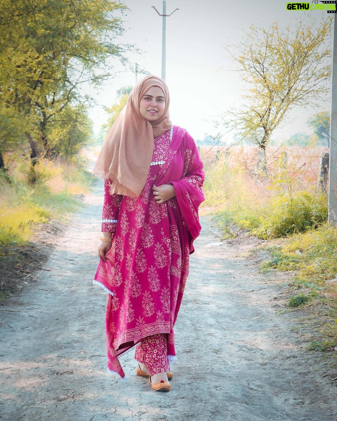 Saba Ibrahim Instagram - Beautiful and comfy outfit For Ramadan 🌸 . . Thank you @ak.batiq_by_sheeba . . #sabaibrahim#sabakajahaan#ramadan2023#Alhamdulillahforeverything